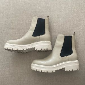 Marc FISHER SIZE 7 BOOTS! gently worn